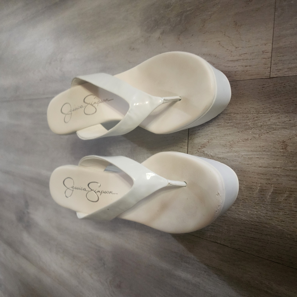 Jessica Simpson Women's Platforms White Flip Flops